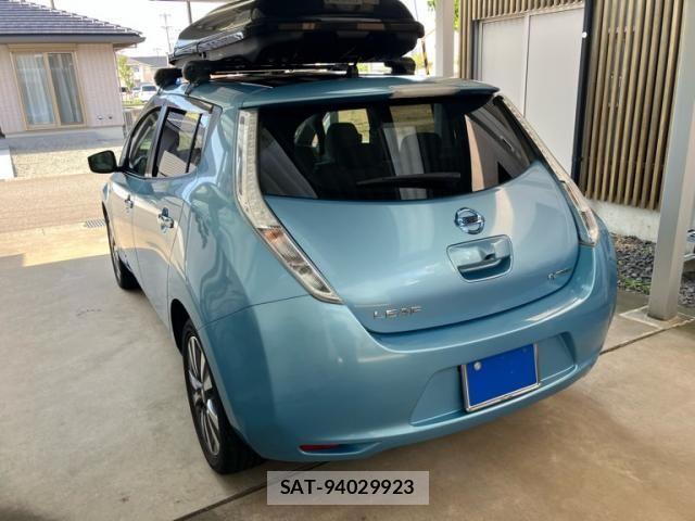 Nissan LEAF 2016-01 7786303-4