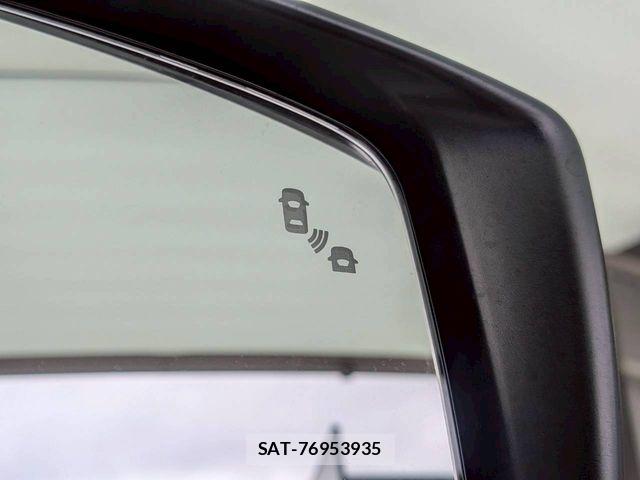 Nissan LEAF 2020-11 7786325-25