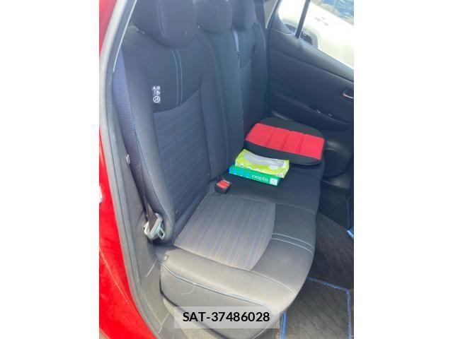 Nissan LEAF 2017-10 7877241-18