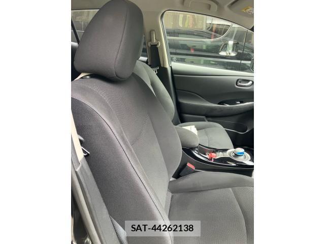 Nissan LEAF 2017-07 7877248-9