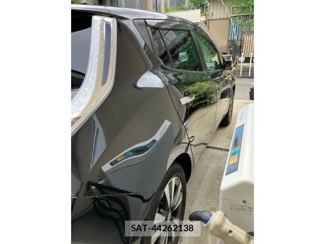 Nissan LEAF 2017-07 7877248-5