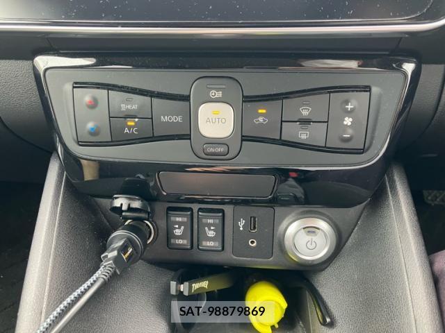 Nissan LEAF 2019-11 7877235-24