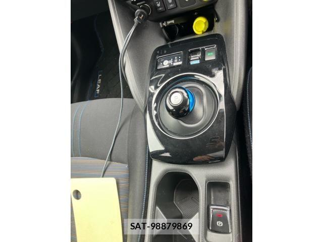 Nissan LEAF 2019-11 7877235-25