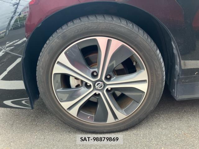 Nissan LEAF 2019-11 7877235-6
