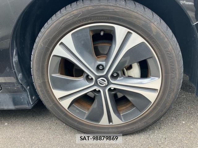 Nissan LEAF 2019-11 7877235-7