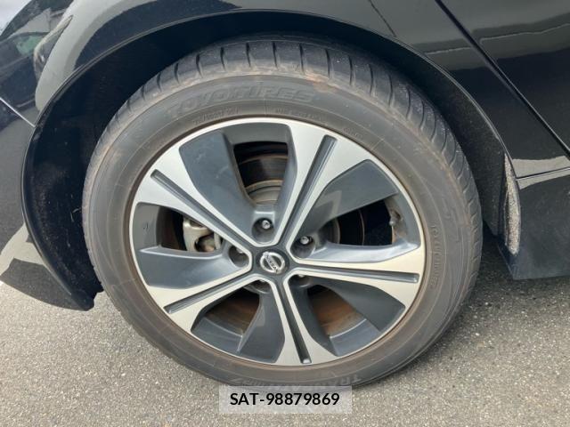Nissan LEAF 2019-11 7877235-8