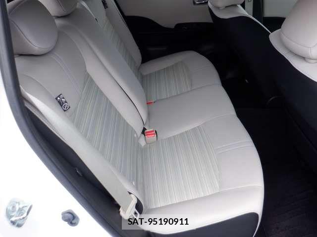 Nissan LEAF 2018-11 7877239-11