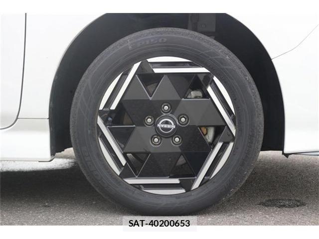 Nissan LEAF 2023-03 7877228-13