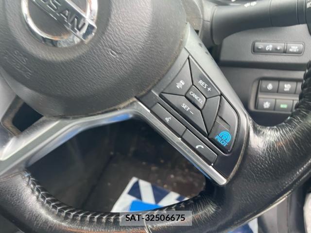 Nissan LEAF 2017-10 7877244-9