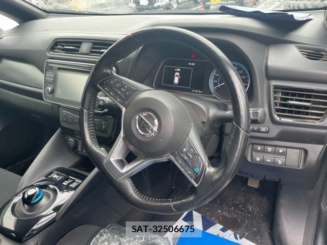 Nissan LEAF 2017-10 7877244-5