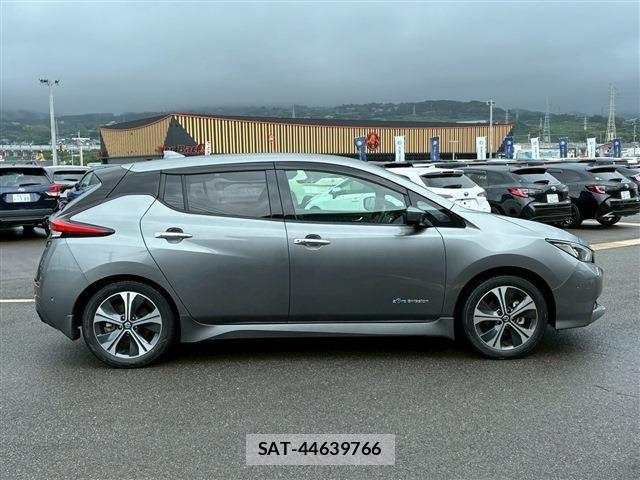 Nissan LEAF 2020-02 7877234-9