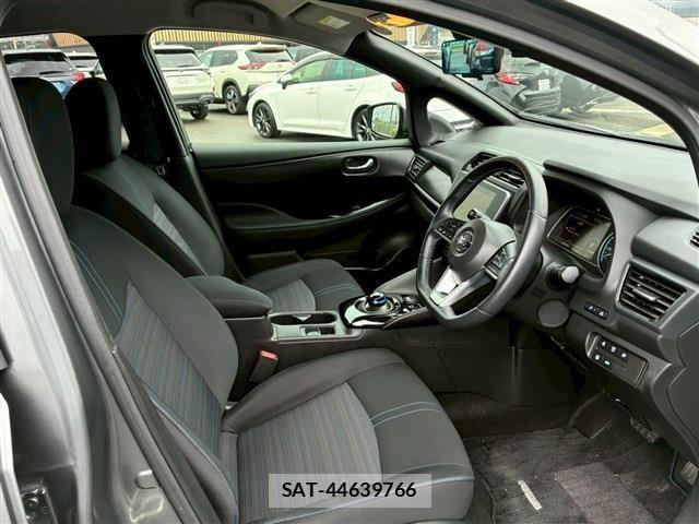 Nissan LEAF 2020-02 7877234-12