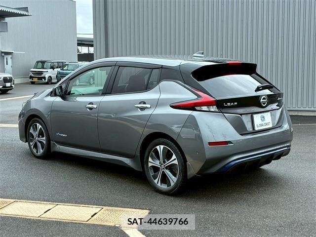 Nissan LEAF 2020-02 7877234-7