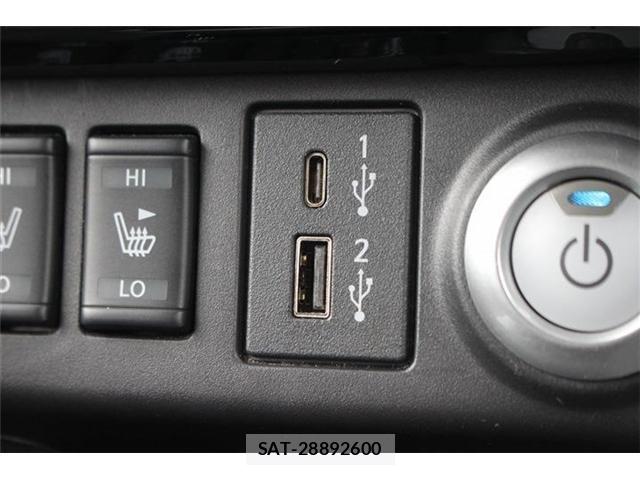 Nissan LEAF 2021-02 7902822-25