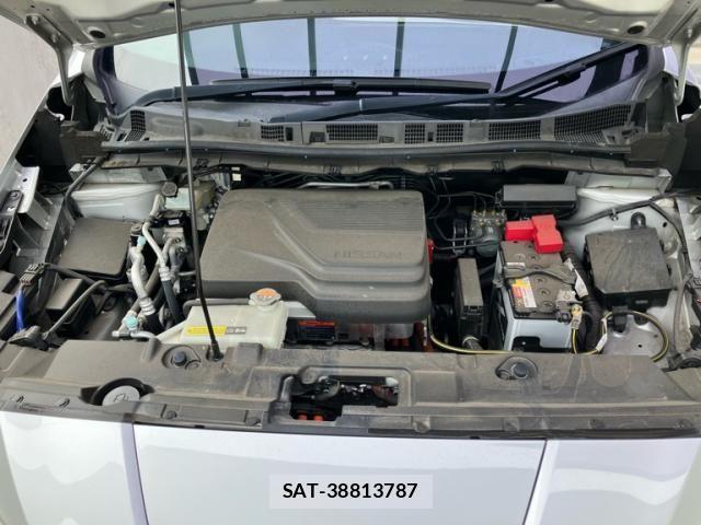 Nissan LEAF 2019-09 7902825-26