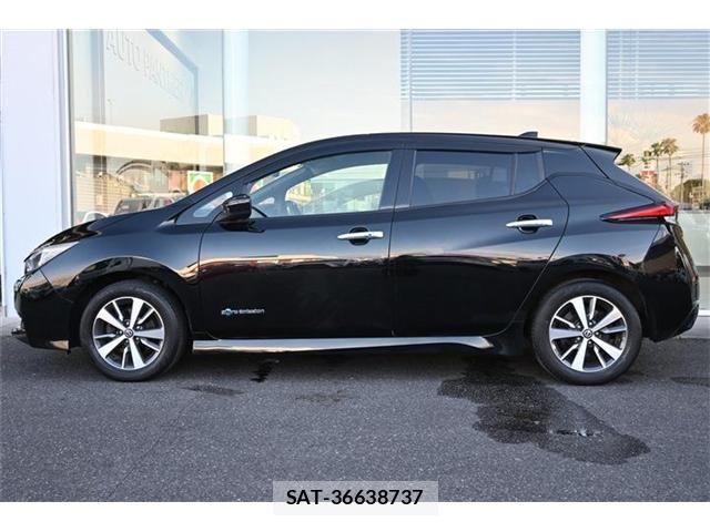 Nissan LEAF 2020-06 7962336-1