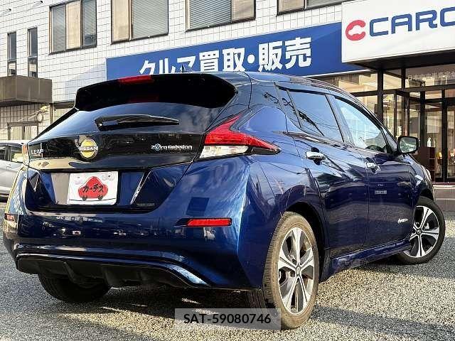 Nissan LEAF 2021-10 7962334-2