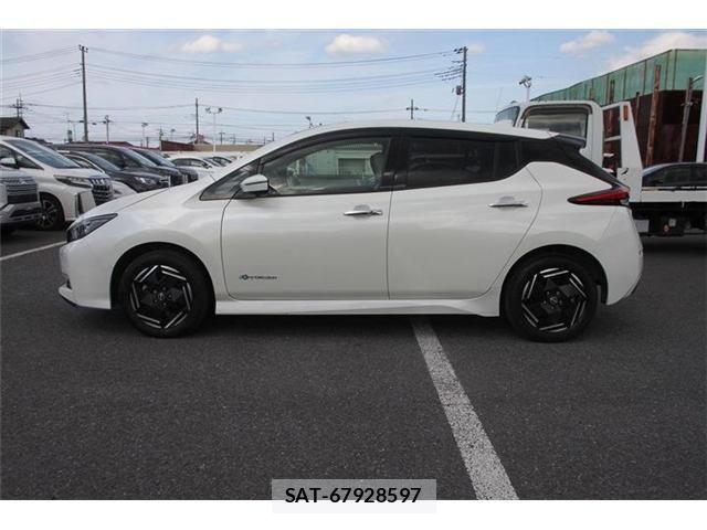 Nissan LEAF 2022-01 7962333-9