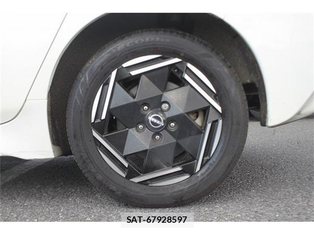 Nissan LEAF 2022-01 7962333-16