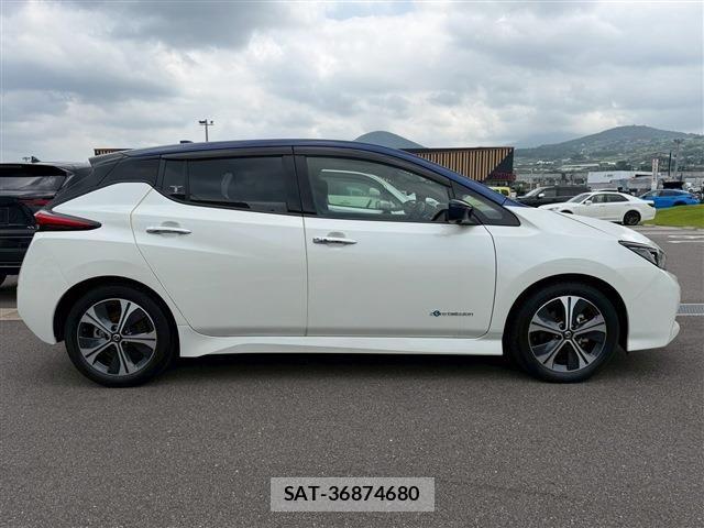 Nissan LEAF 2021-02 7962335-9