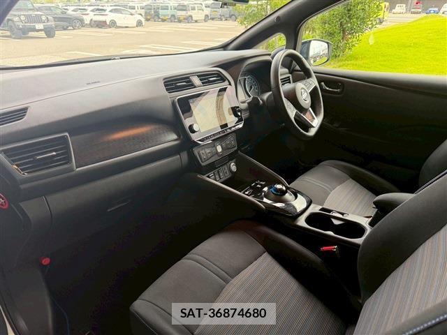 Nissan LEAF 2021-02 7962335-11