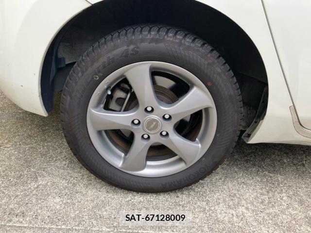 Nissan LEAF 2015-07 7962339-9
