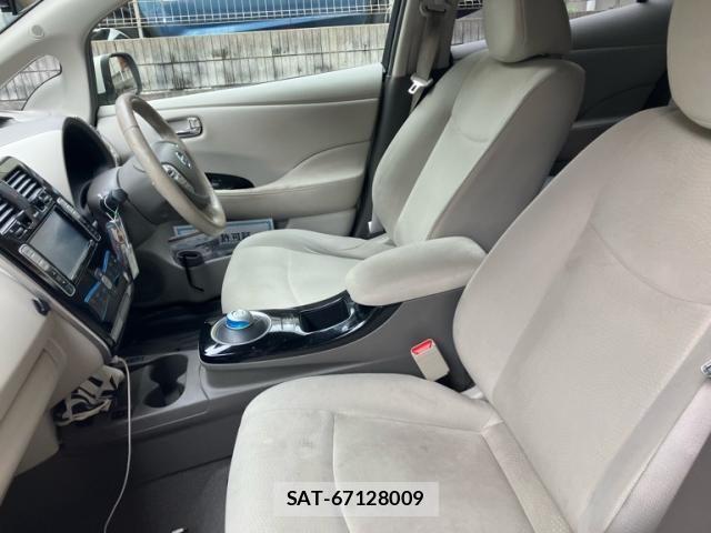 Nissan LEAF 2015-07 7962339-15