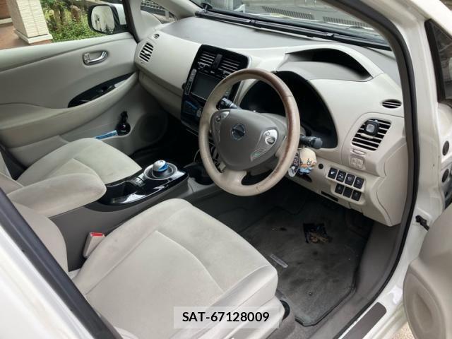 Nissan LEAF 2015-07 7962339-16