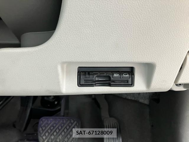 Nissan LEAF 2015-07 7962339-19