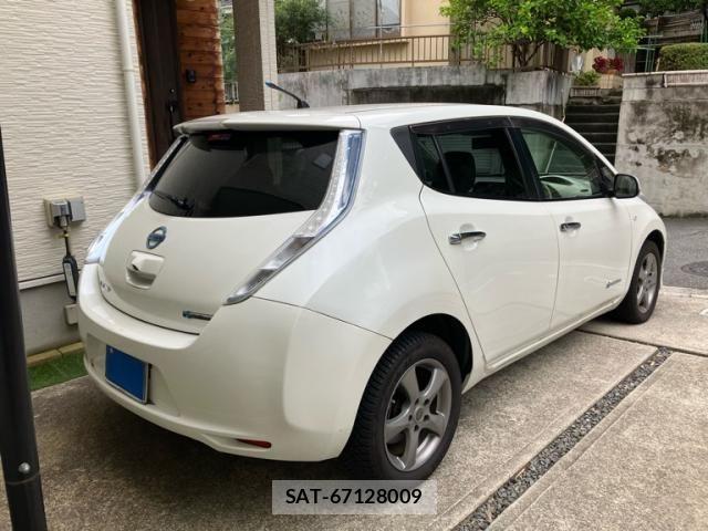 Nissan LEAF 2015-07 7962339-3