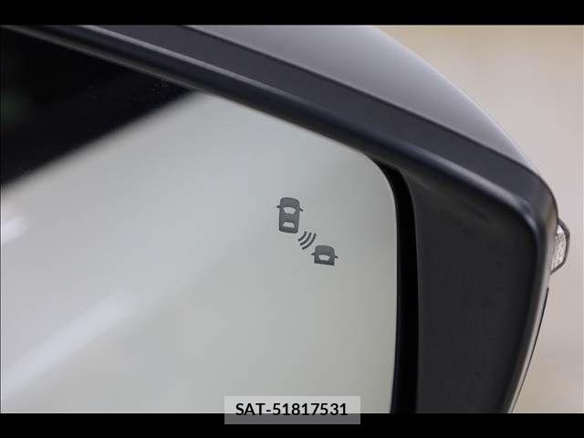 Nissan LEAF 2022-01 7979702-9
