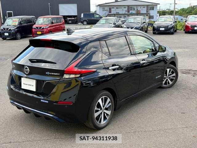 Nissan LEAF 2020-11 7979701-2