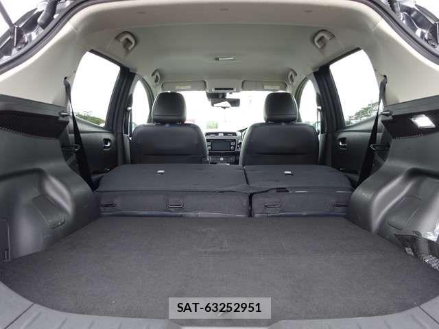 Nissan LEAF 2019-07 8036335-11