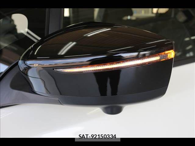 Nissan LEAF 2022-02 8036324-22