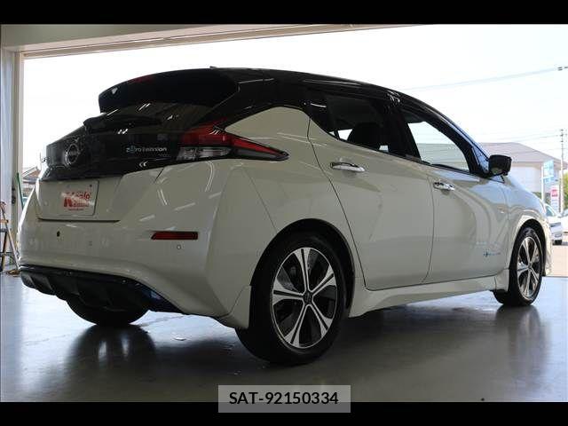 Nissan LEAF 2022-02 8036324-7