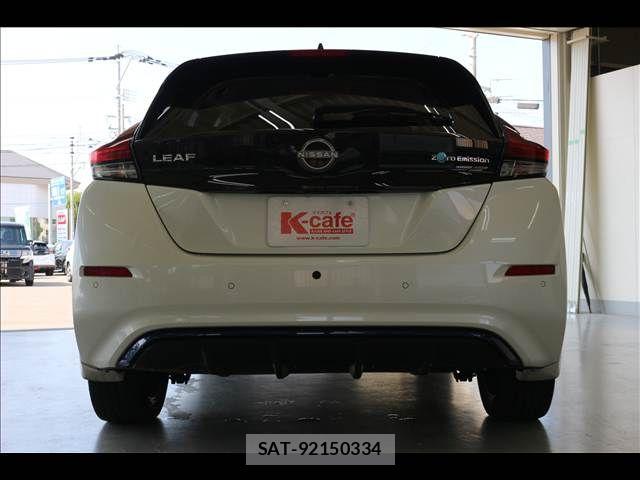 Nissan LEAF 2022-02 8036324-8