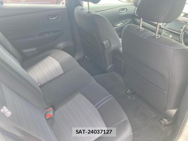 Nissan LEAF 2017-12 8036338-9