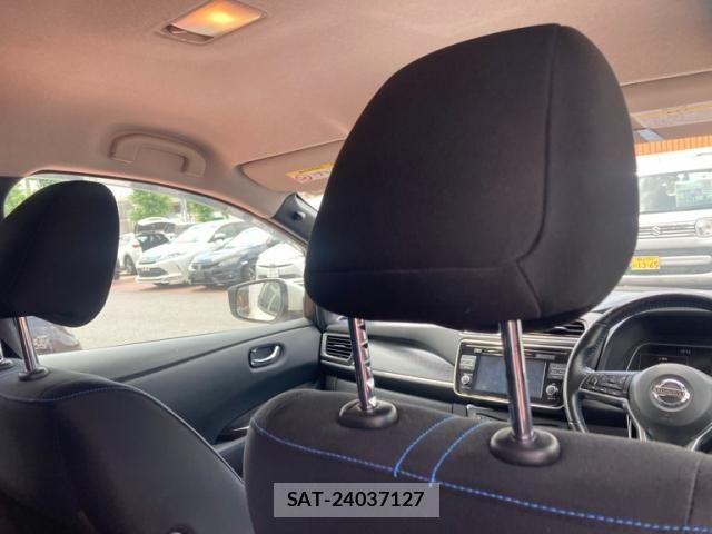 Nissan LEAF 2017-12 8036338-12