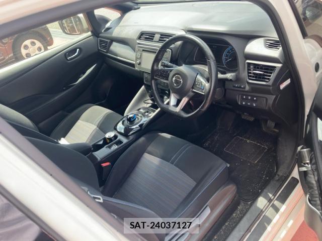 Nissan LEAF 2017-12 8036338-14
