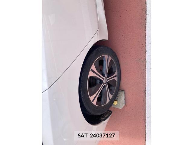 Nissan LEAF 2017-12 8036338-3