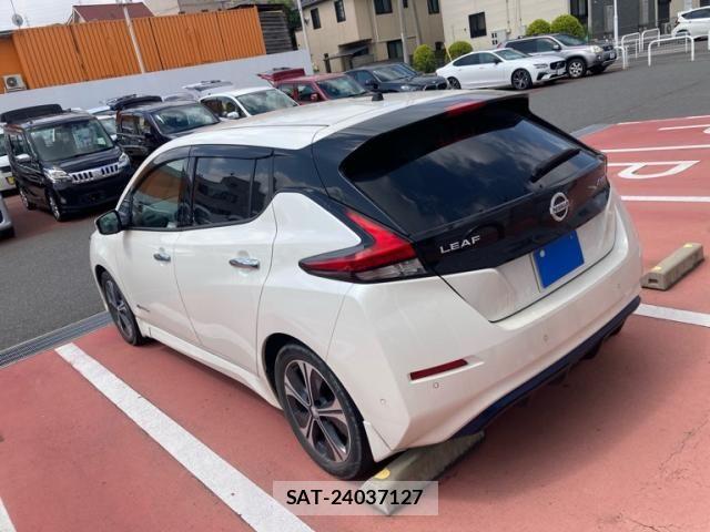 Nissan LEAF 2017-12 8036338-6