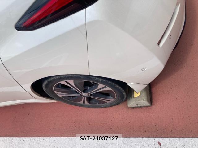 Nissan LEAF 2017-12 8036338-7