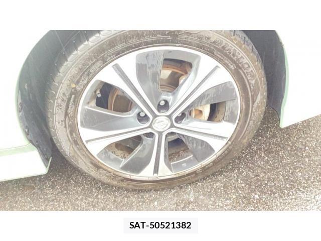 Nissan LEAF 2017-10 8036339-4