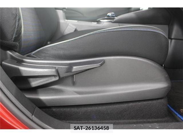 Nissan LEAF 2018-09 8036337-25