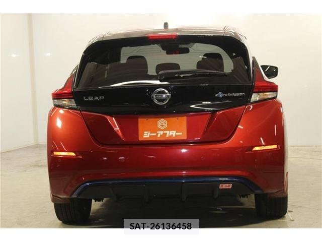 Nissan LEAF 2018-09 8036337-5