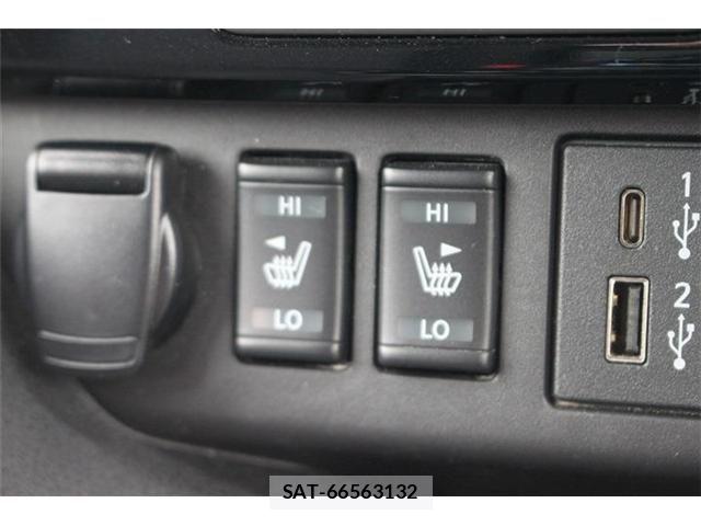 Nissan LEAF 2021-04 8036321-4
