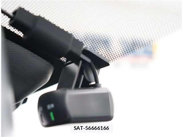 Nissan LEAF 2022-03 8036318-6