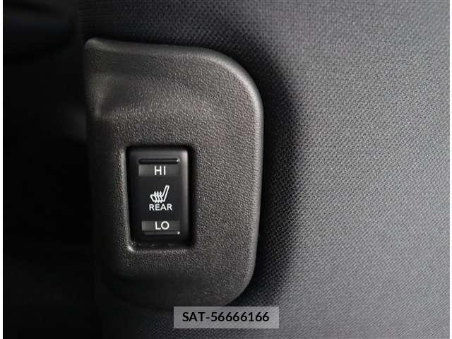 Nissan LEAF 2022-03 8036318-19