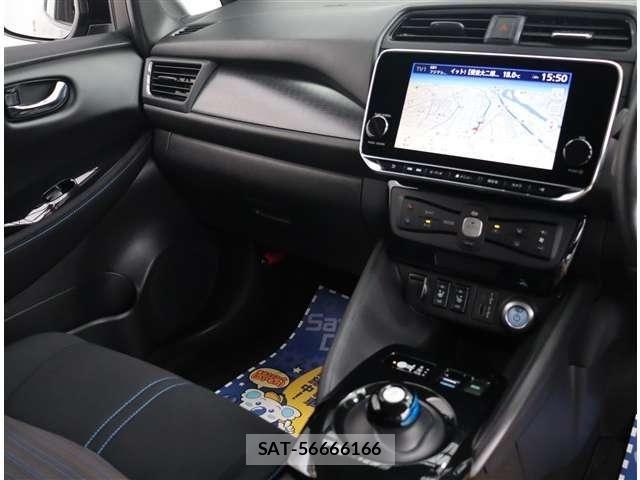 Nissan LEAF 2022-03 8036318-4