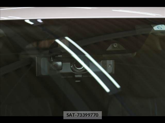 Nissan LEAF 2023-06 8036317-13